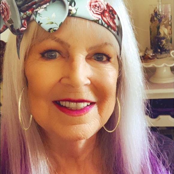 Meet your Posher, Vikki - Picture 1 of 1